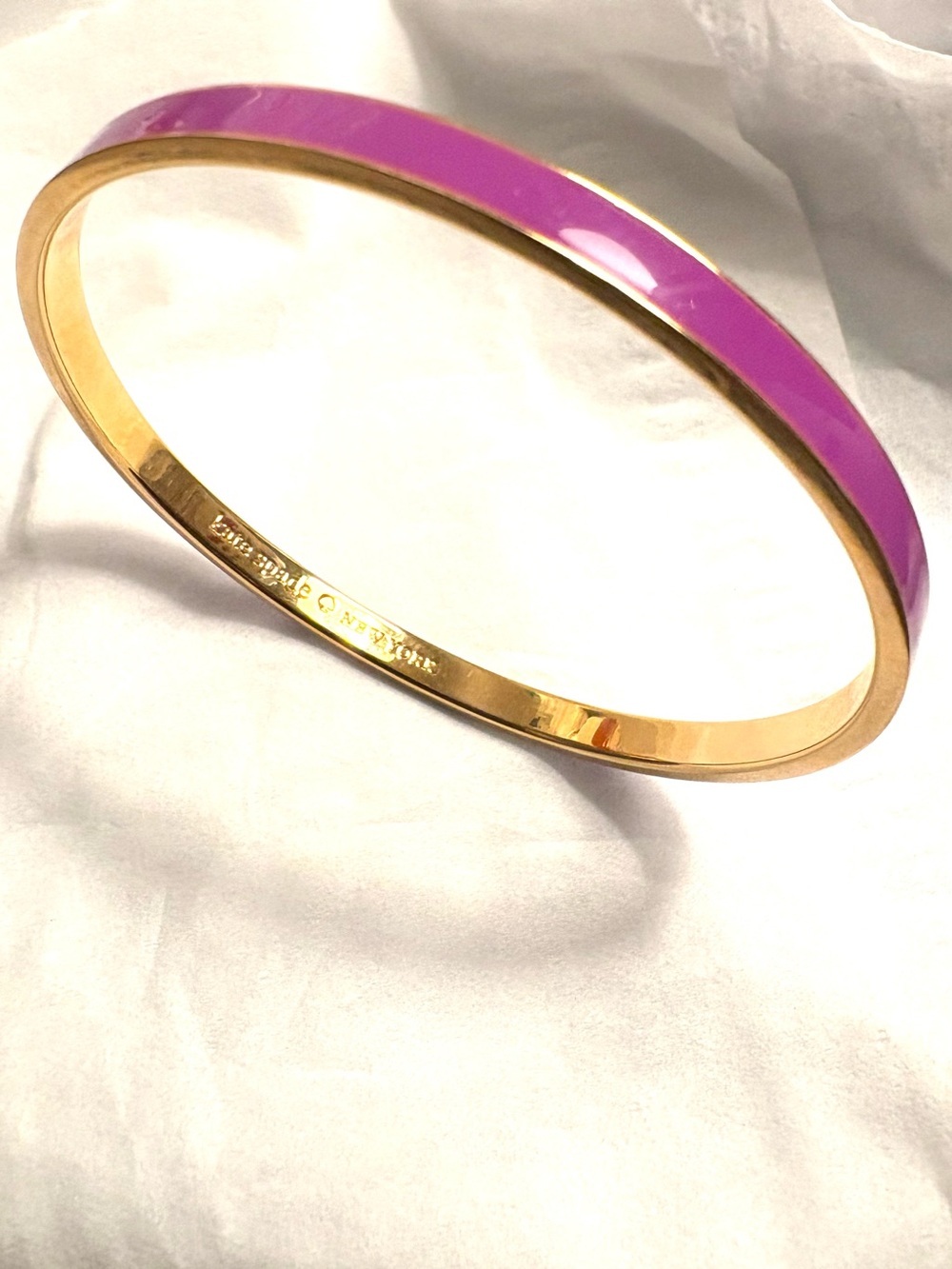 KATE SPADE New York Idiom Bangle Bracelet, gold-plated and purple enamel